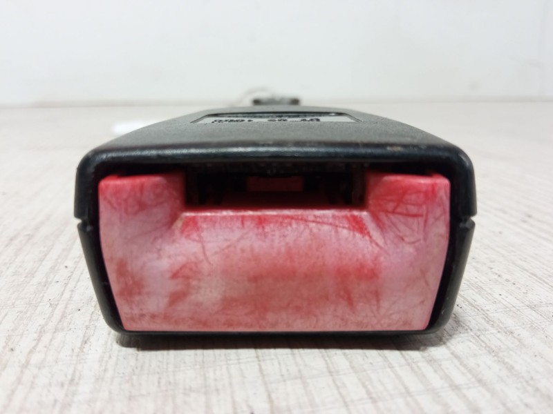 Recambio de anclaje cinturon delantero derecho para audi a4 b5 (8d2) 1.8 t referencia OEM IAM 8D0857755B  