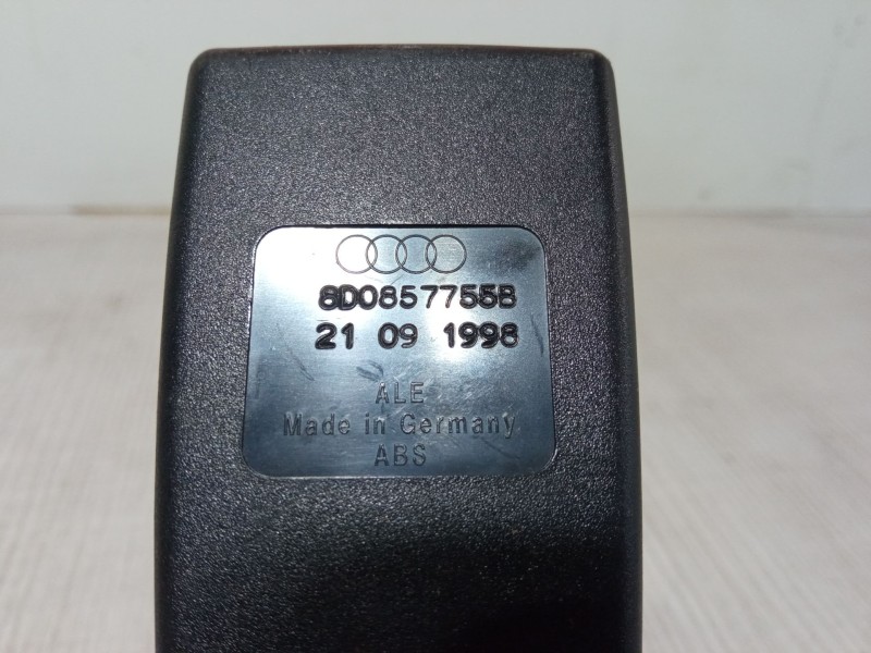 Recambio de anclaje cinturon delantero derecho para audi a4 b5 (8d2) 1.8 t referencia OEM IAM 8D0857755B  