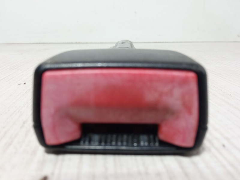 Recambio de anclaje cinturon delantero izquierdo para audi a4 b5 (8d2) 1.8 t referencia OEM IAM 8D0857755B   Recambio de anclaje cinturon delantero izquierdo para audi a4 b5 (8d2) 1.8 t referencia OEM IAM 8D0857755B