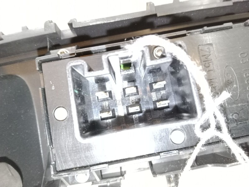 Recambio de mando elevalunas delantero izquierdo para ford focus ii (da_, hcp, dp) 1.6 referencia OEM IAM    Recambio de mando elevalunas delantero izquierdo para ford focus ii (da_, hcp, dp) 1.6 referencia OEM IAM