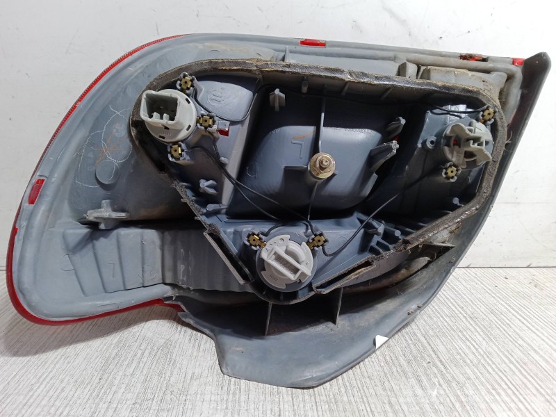 Recambio de piloto trasero izquierdo para toyota yaris (_p1_) 1.3 (ncp10_, scp12_) referencia OEM IAM   