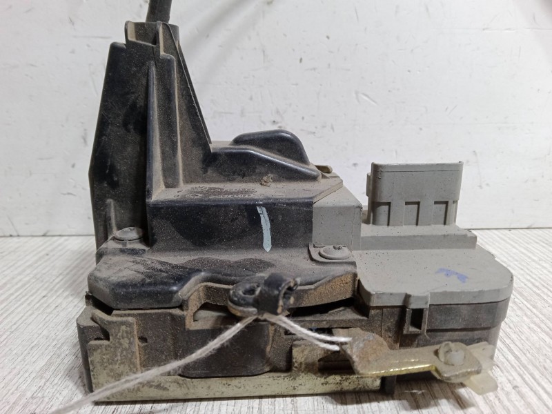 Recambio de cerradura puerta delantera izquierda para peugeot 307 sw (3h) 1.6 hdi 110 referencia OEM IAM    Recambio de cerradura puerta delantera izquierda para peugeot 307 sw (3h) 1.6 hdi 110 referencia OEM IAM