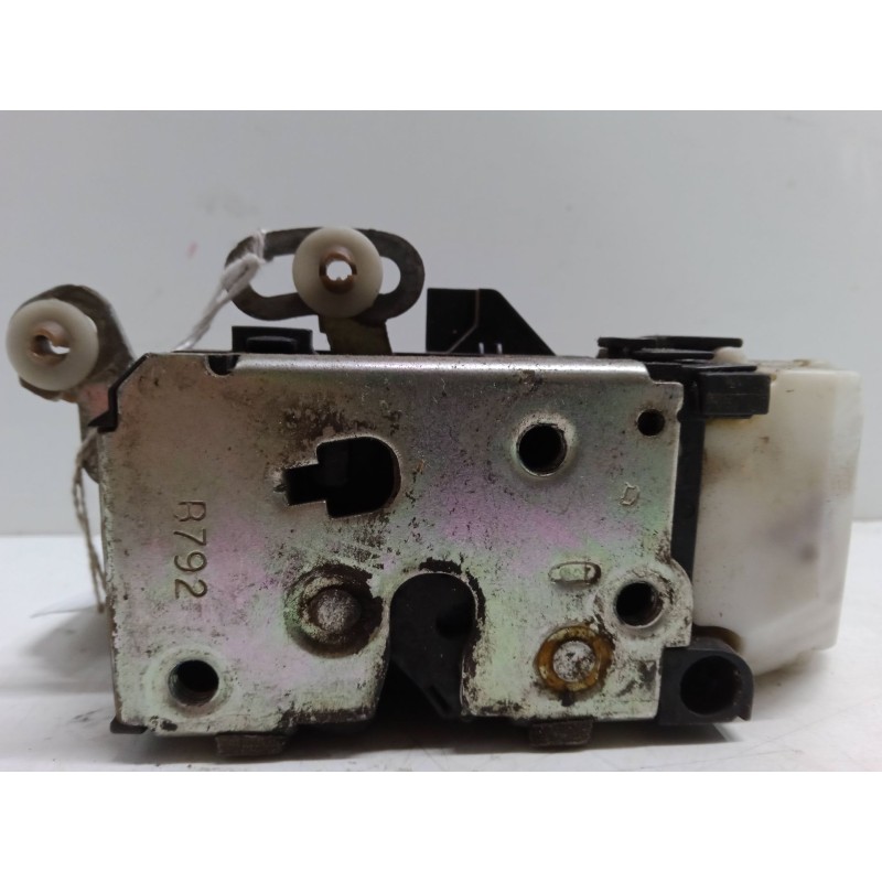 Recambio de cerradura puerta delantera derecha para alfa romeo 147 (937_) 1.9 jtd (937.axd1a, 937.bxd1a) referencia OEM IAM   