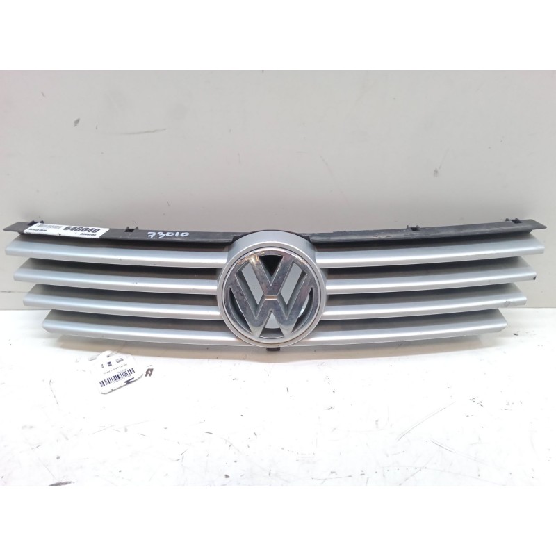 Recambio de rejillas capo para volkswagen polo (6n2) 1.4 16v referencia OEM IAM   