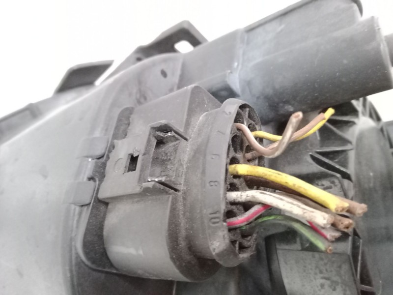 Recambio de faro derecho para kia carens ii monospace (fj) 2.0 crdi referencia OEM IAM   