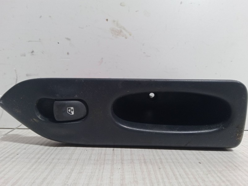 Recambio de mando elevalunas trasero derecho para renault laguna i (b56_, 556_) 2.0 referencia OEM IAM   