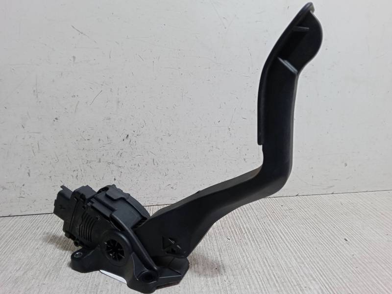 PEDAL ACELERADOR 