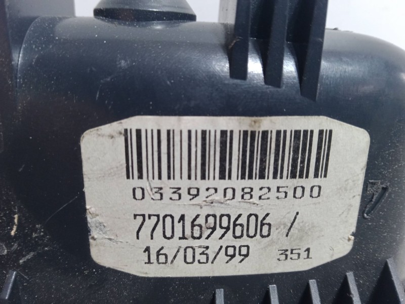 Recambio de mando elevalunas trasero derecho para renault laguna i (b56_, 556_) 2.0 referencia OEM IAM    Recambio de mando elevalunas trasero derecho para renault laguna i (b56_, 556_) 2.0 referencia OEM IAM