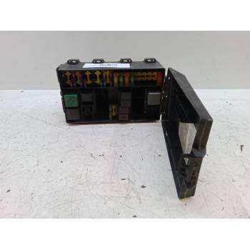 CAJA RELES / FUSIBLES 