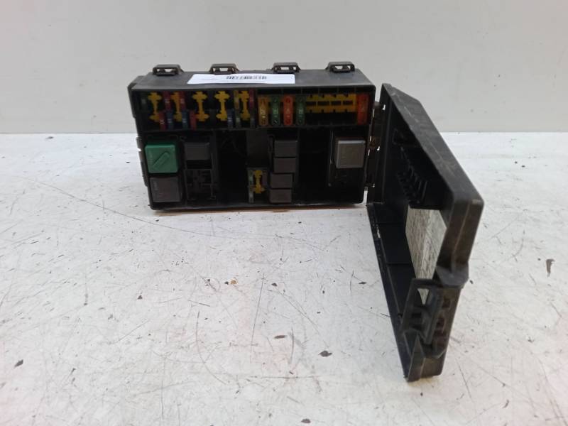 CAJA RELES / FUSIBLES 