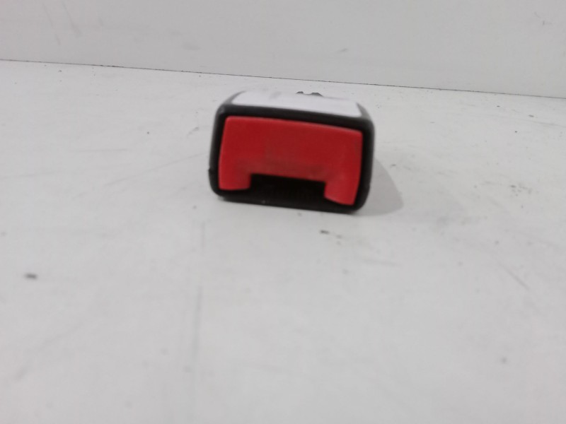 Recambio de anclaje cinturon delantero derecho para mercedes-benz clase a (w168) a 160 cdi (168.007) referencia OEM IAM   