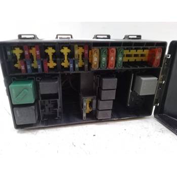 CAJA RELES / FUSIBLES 
