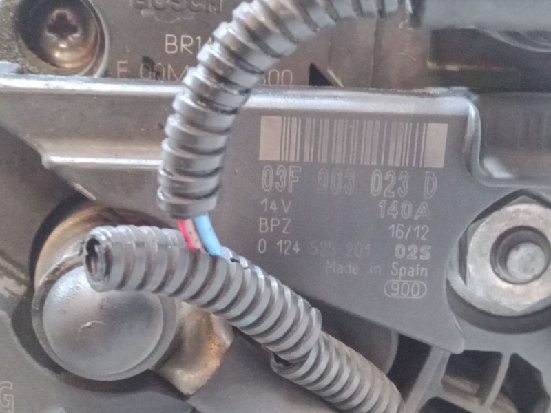 Recambio de alternador para volkswagen polo v (6r1, 6c1) 1.2 tsi referencia OEM IAM 03F903023D  0124525201