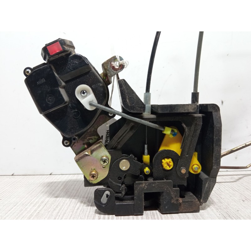 Recambio de cerradura puerta delantera derecha para hyundai accent iii sedán (mc) 1.4 gl referencia OEM IAM   