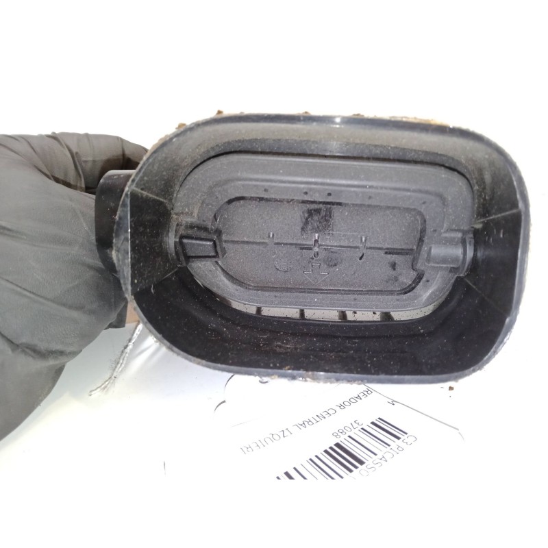 Recambio de aireador central izquierdo para citroën c3 picasso (sh_) 1.4 vti 95 referencia OEM IAM    Recambio de aireador central izquierdo para citroën c3 picasso (sh_) 1.4 vti 95 referencia OEM IAM