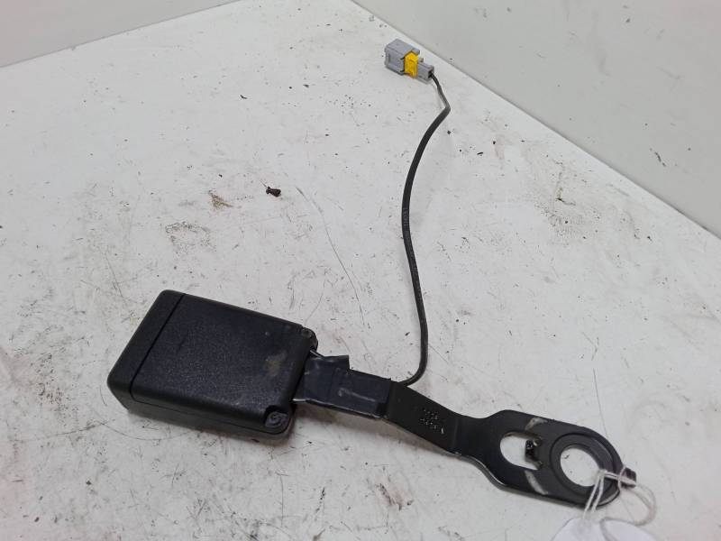ANCLAJE CINTURON DELANTERO DERECHO 