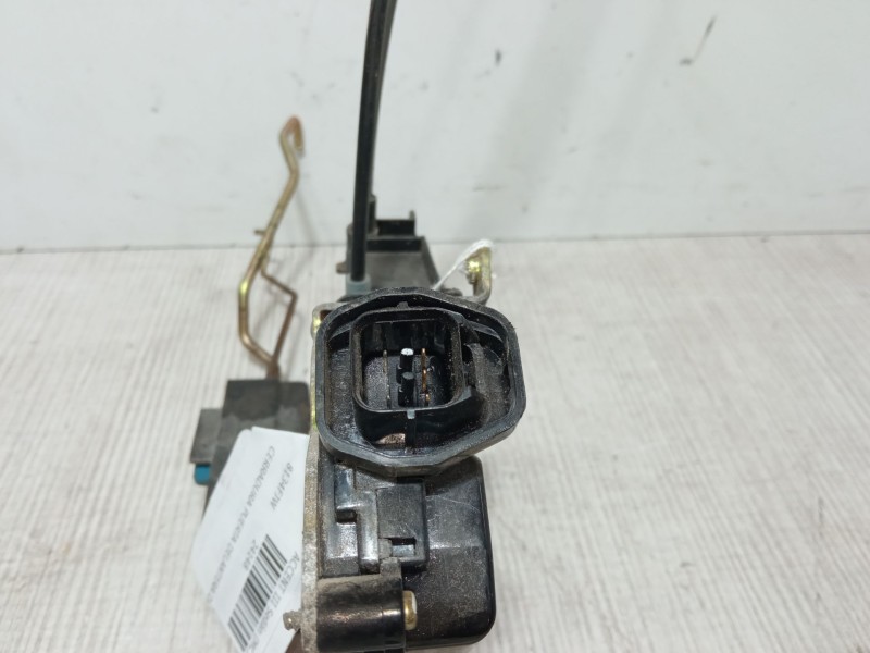 Recambio de cerradura puerta delantera derecha para hyundai accent iii sedán (mc) 1.4 gl referencia OEM IAM   