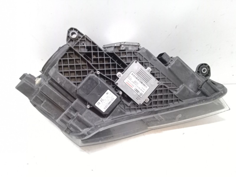 Recambio de faro izquierdo xenon para skoda superb iii station wagon (3v5) 2.0 tdi referencia OEM IAM 3V1941015A  