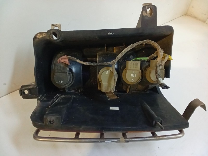 Recambio de piloto trasero derecho para jeep grand cherokee i (zj, zg) 2.5 td 4x4 (z) referencia OEM IAM    Recambio de piloto trasero derecho para jeep grand cherokee i (zj, zg) 2.5 td 4x4 (z) referencia OEM IAM