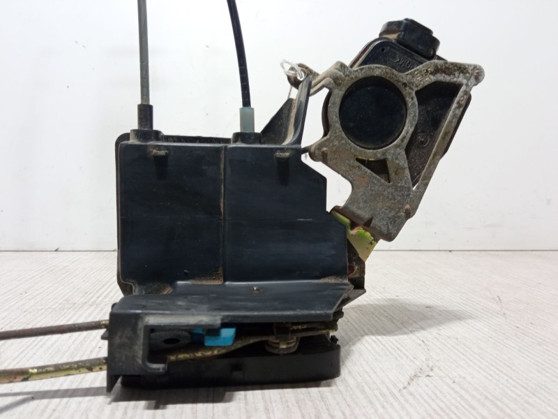 Recambio de cerradura puerta delantera derecha para hyundai accent iii sedán (mc) 1.4 gl referencia OEM IAM   