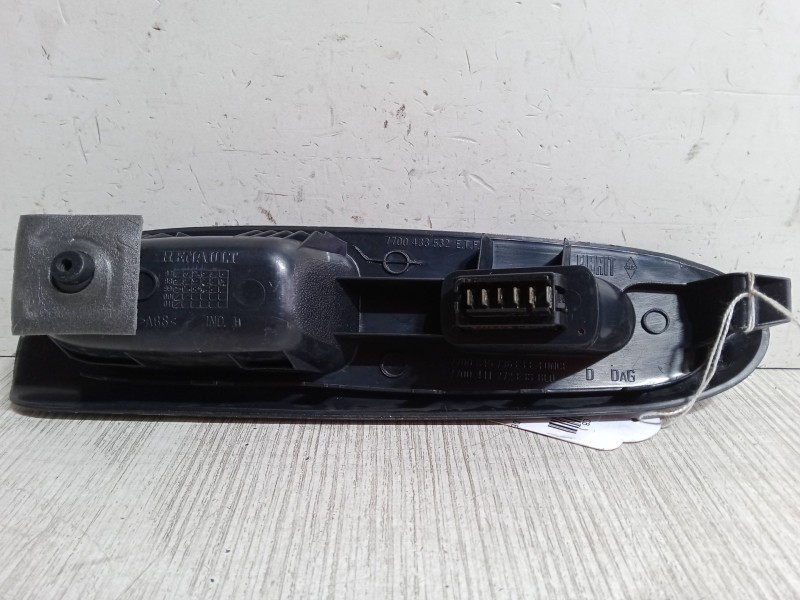 Recambio de mando elevalunas delantero derecho para renault clio ii (bb_, cb_) 1.4 (b/cb0c, b/cb0s) referencia OEM IAM   