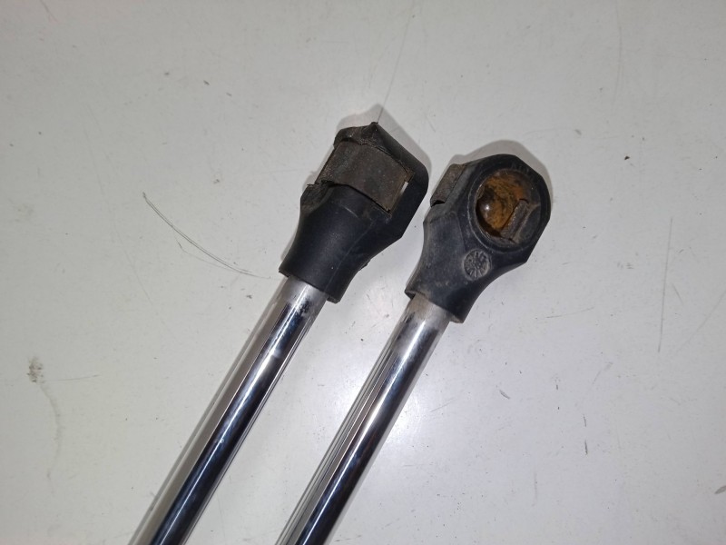 Recambio de amortiguadores capo para peugeot 106 ii (1a_, 1c_) 1.5 d referencia OEM IAM    Recambio de amortiguadores capo para peugeot 106 ii (1a_, 1c_) 1.5 d referencia OEM IAM