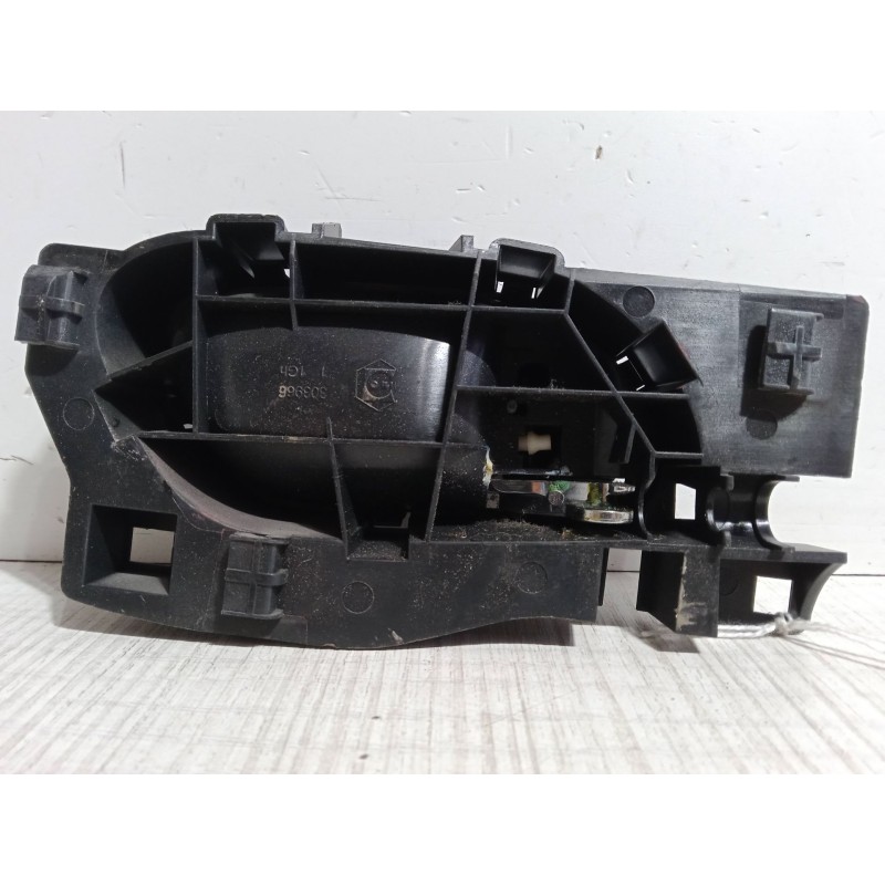 Recambio de maneta interior puerta trasera izquierda para peugeot 207/207+ (wa_, wc_) 1.6 hdi referencia OEM IAM   