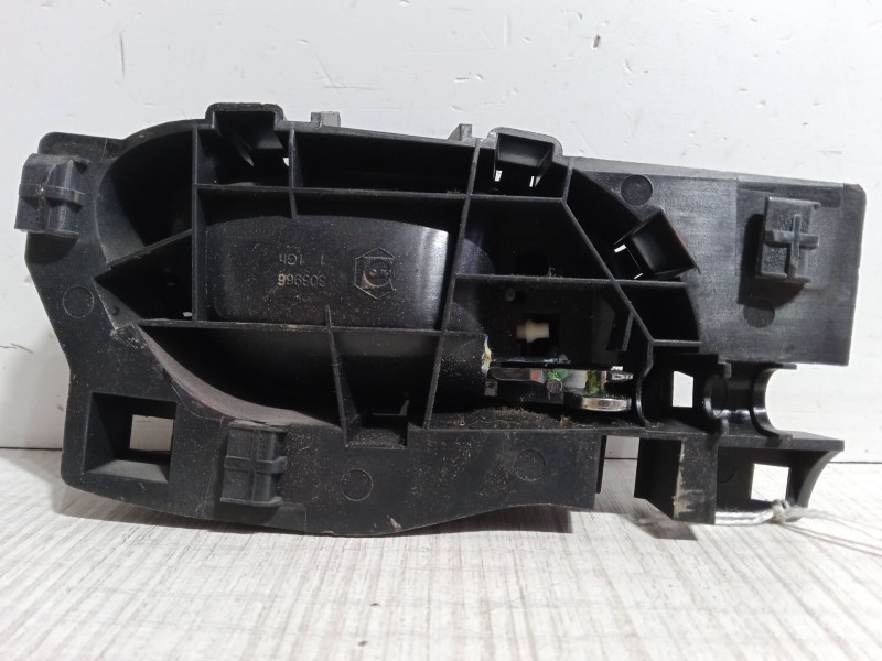 Recambio de maneta interior puerta trasera izquierda para peugeot 207/207+ (wa_, wc_) 1.6 hdi referencia OEM IAM   