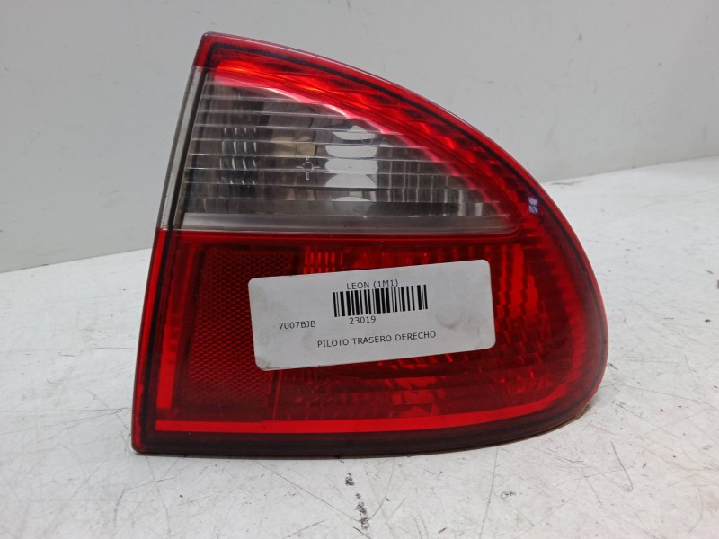 Recambio de piloto trasero derecho para seat leon (1m1) 1.6 16 v referencia OEM IAM   