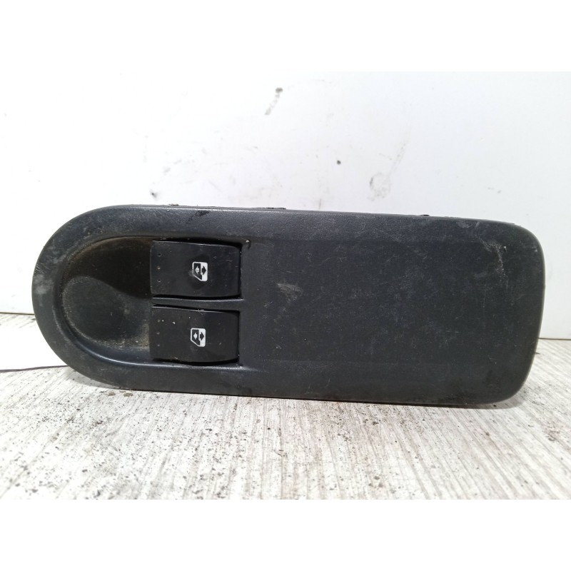 Recambio de mando elevalunas delantero izquierdo para renault megane ii (bm0/1_, cm0/1_) 1.4 16v (bm0b, cm0b) referencia OEM IAM