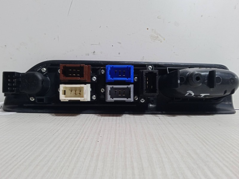 Recambio de mando elevalunas delantero izquierdo para renault laguna i (b56_, 556_) 2.0 referencia OEM IAM   