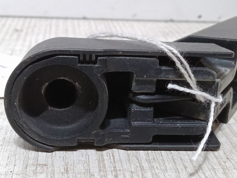 Recambio de brazo limpia trasero para ssangyong tivoli 1.6 referencia OEM IAM   