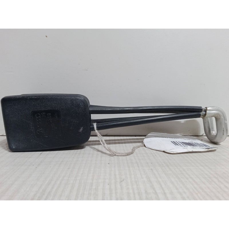 Recambio de anclaje cinturon trasero central para seat cordoba (6k1, 6k2) 1.6 i referencia OEM IAM 867857739.  