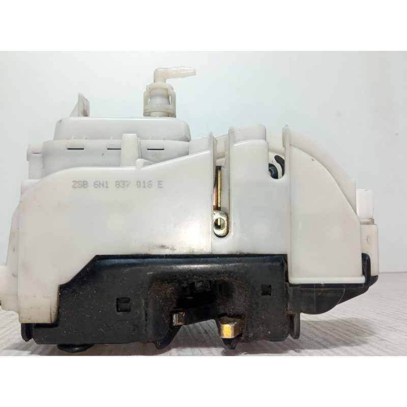 Recambio de cerradura puerta delantera derecha para volkswagen polo (6n2) 1.4 referencia OEM IAM ZSB6N1837016E  