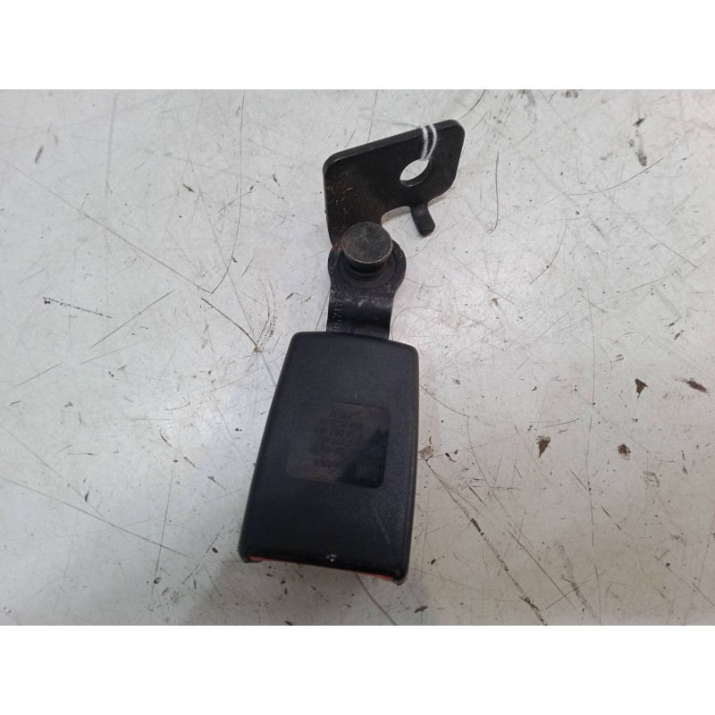 Recambio de anclaje cinturon trasero izquierdo para opel astra j (p10) 1.6 (68) referencia OEM IAM   