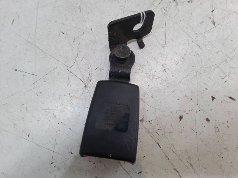 Recambio de anclaje cinturon trasero izquierdo para opel astra j (p10) 1.6 (68) referencia OEM IAM   