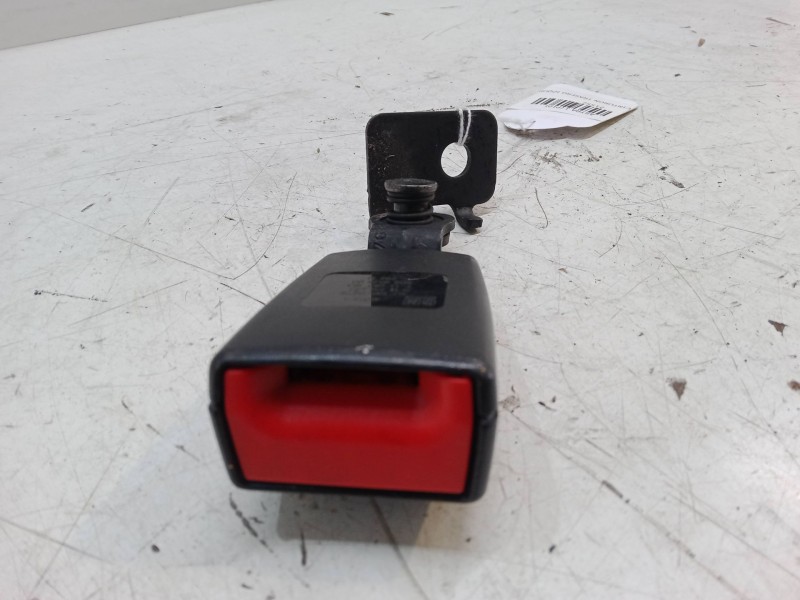 Recambio de anclaje cinturon trasero izquierdo para opel astra j (p10) 1.6 (68) referencia OEM IAM   