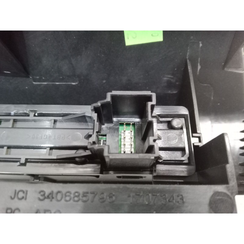 Recambio de pantalla interior reloj para opel astra j (p10) 1.6 (68) referencia OEM IAM 13267984  565412769