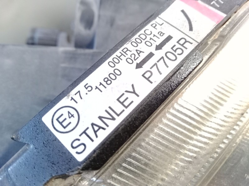 Recambio de faro derecho para mazda 5 (cr19) 2.0 cd (cr19) referencia OEM IAM 00HR00DCPL  