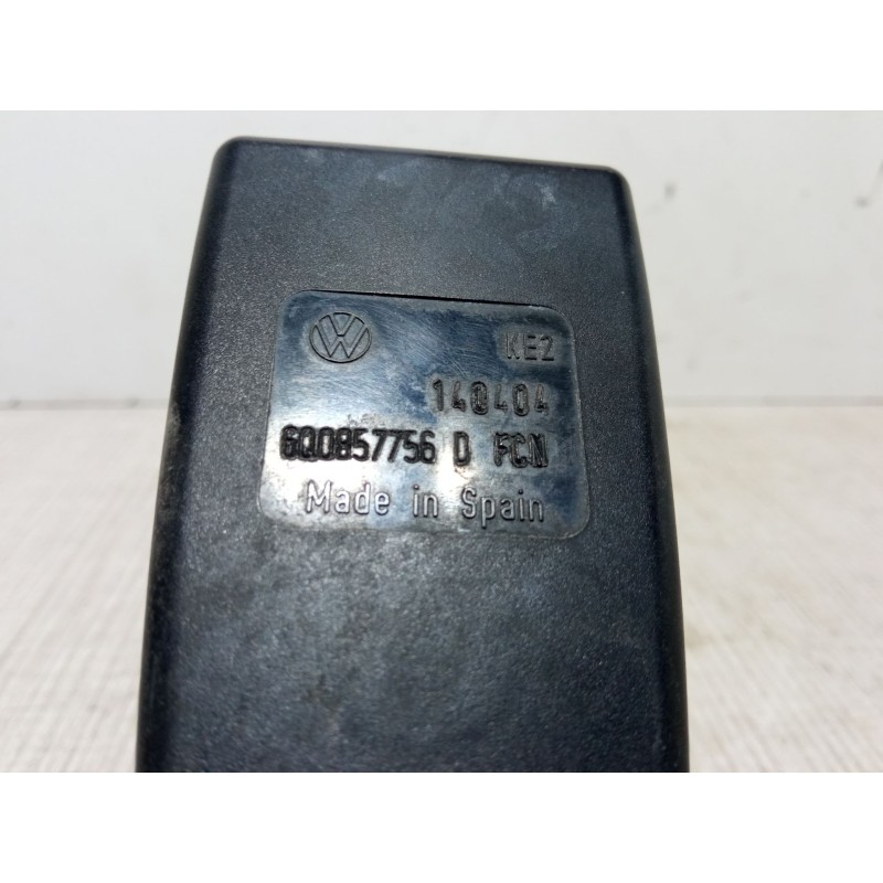 Recambio de anclaje cinturon delantero derecho para nissan almera ii hatchback (n16) 2.2 di referencia OEM IAM 6Q0857756  