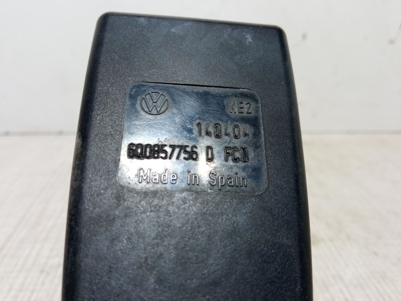 Recambio de anclaje cinturon delantero derecho para nissan almera ii hatchback (n16) 2.2 di referencia OEM IAM 6Q0857756  