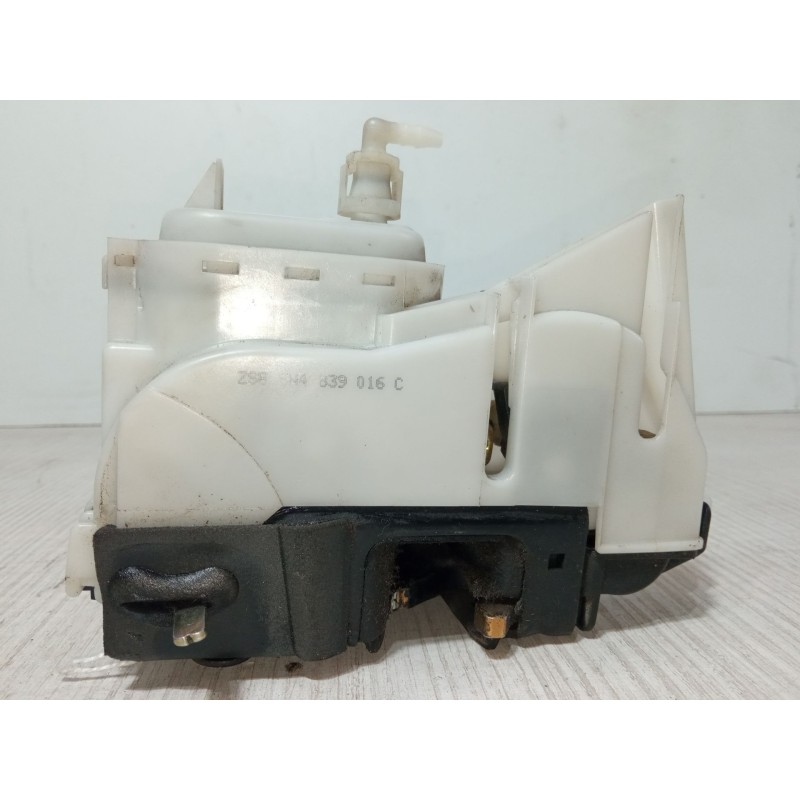 Recambio de cerradura puerta trasera derecha para volkswagen polo (6n2) 1.4 referencia OEM IAM ZSB6N4839016C 1HM 862 154A 
