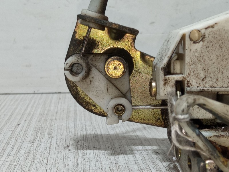 Recambio de cerradura puerta delantera izquierda para ford escort v descapotable (all) 1.4 i referencia OEM IAM   