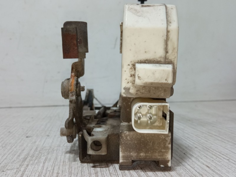 Recambio de cerradura puerta delantera izquierda para ford escort v descapotable (all) 1.4 i referencia OEM IAM   