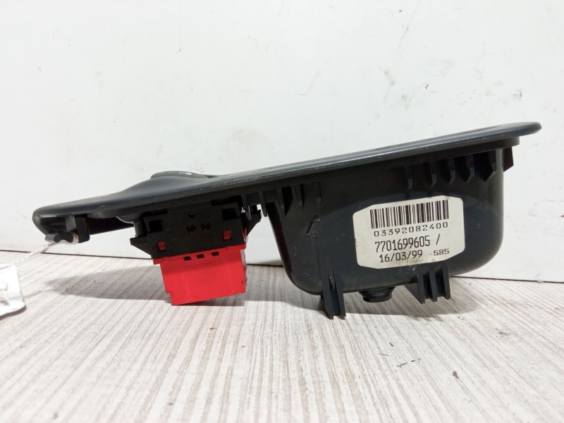 Recambio de mando elevalunas trasero izquierdo para renault laguna i (b56_, 556_) 2.0 referencia OEM IAM 7701699605  