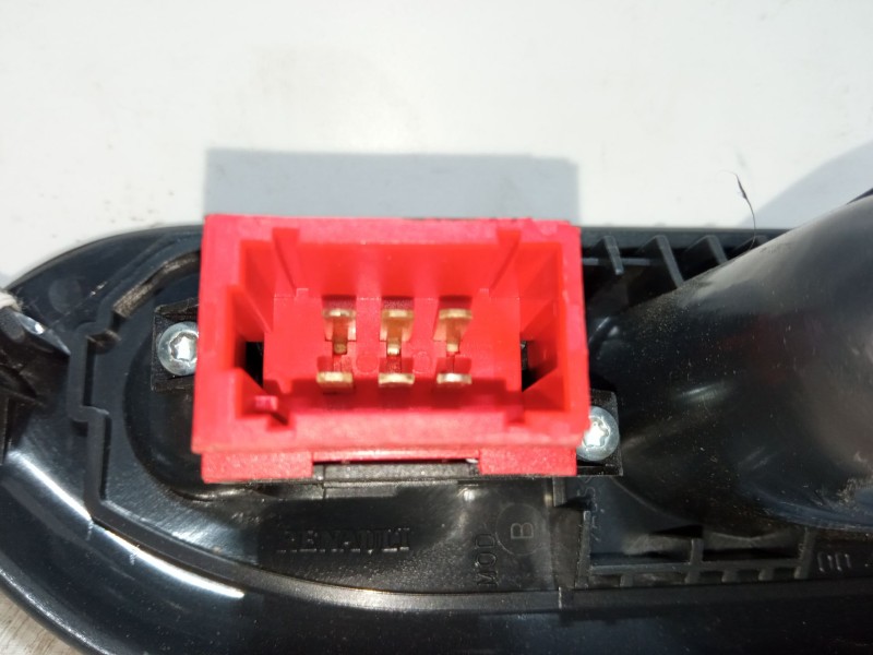 Recambio de mando elevalunas trasero izquierdo para renault laguna i (b56_, 556_) 2.0 referencia OEM IAM 7701699605  