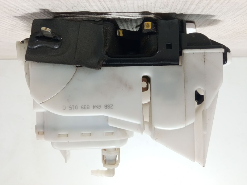 Recambio de cerradura puerta trasera izquierda para volkswagen polo (6n2) 1.4 referencia OEM IAM ZSB6N4839015C  