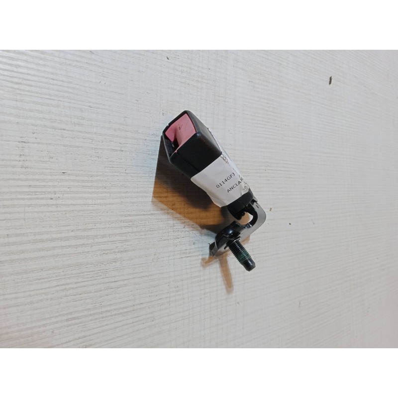 Recambio de anclaje cinturon trasero derecho para fiat grande punto van (199_) 1.3 jtd multijet (199cxc1a) referencia OEM IAM    Recambio de anclaje cinturon trasero derecho para fiat grande punto van (199_) 1.3 jtd multijet (199cxc1a) referencia OEM IAM