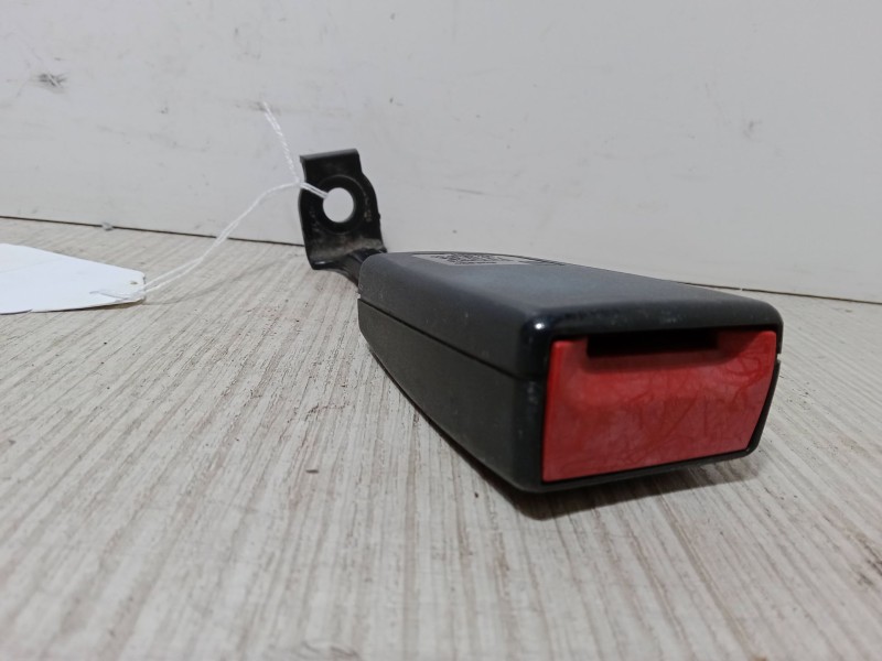 Recambio de anclaje cinturon trasero derecho para opel astra h (a04) 1.4 (l48) referencia OEM IAM   