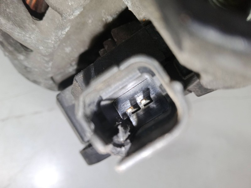 Recambio de alternador para peugeot 206 cc (2d) 1.6 hdi 110 referencia OEM IAM 9646321880  